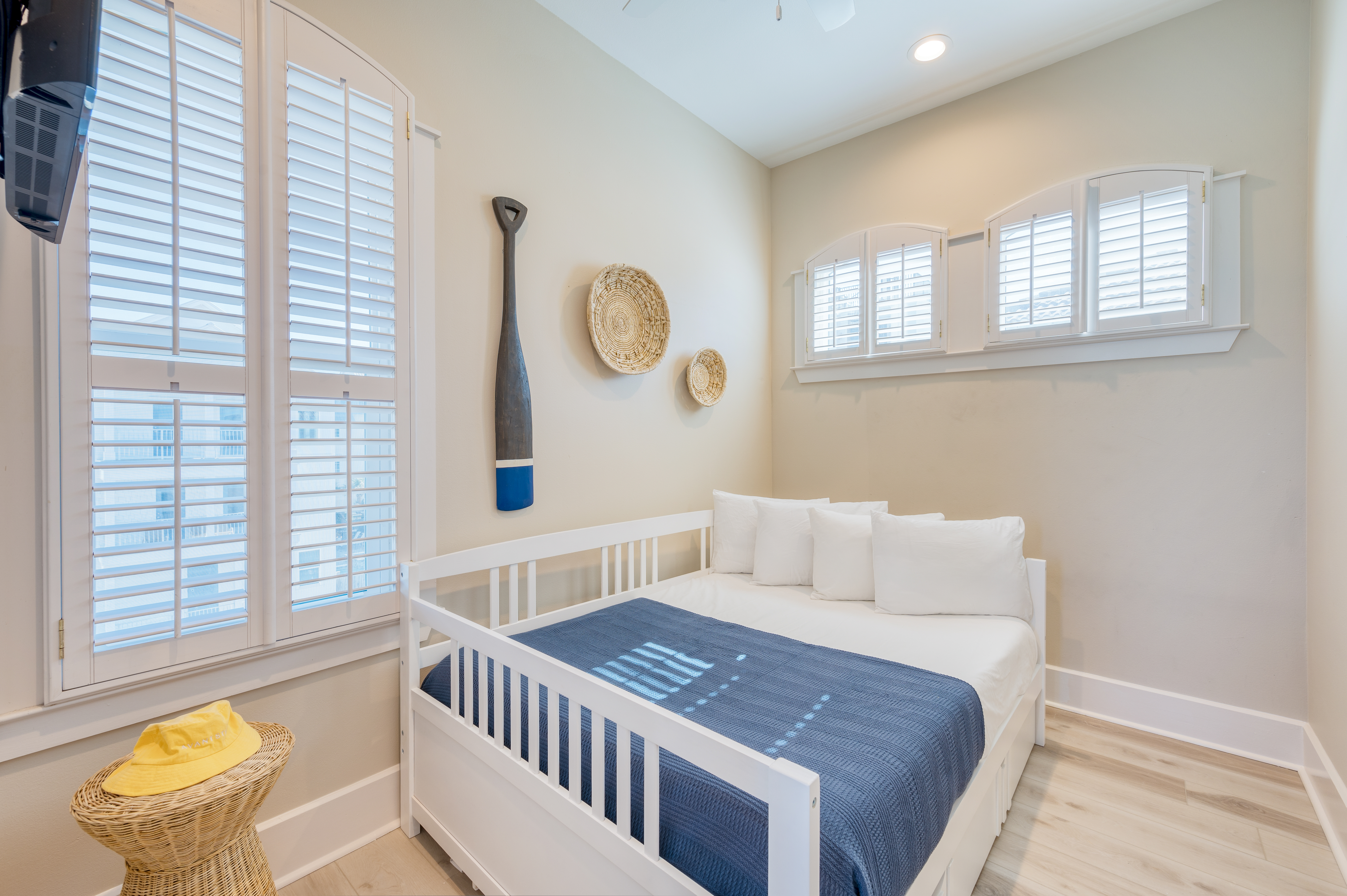 Miramar Vacation Home Five Bedroom Steps to Beach