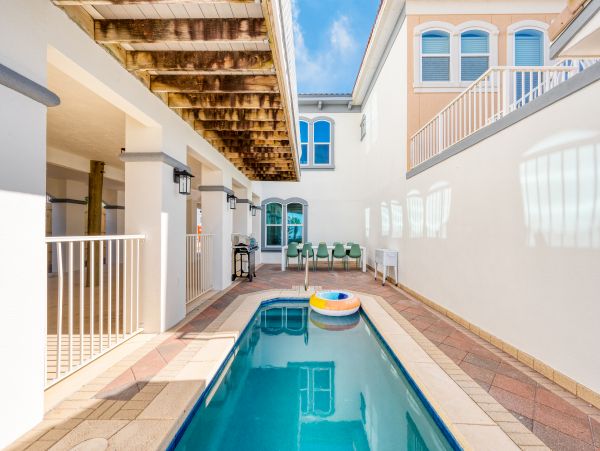 Miramar Vacation Home Five Bedroom Steps to Beach