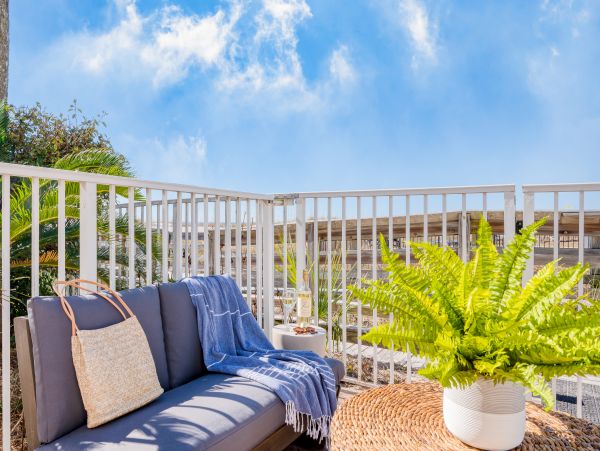 Miramar Vacation Home Five Bedroom Steps to Beach