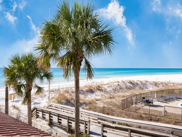 Miramar Vacation Home Five Bedroom Steps to Beach