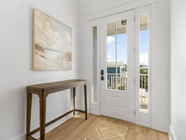 Luxurious Beach Home 6-Bedroom - Your Tropical Escape Awaits