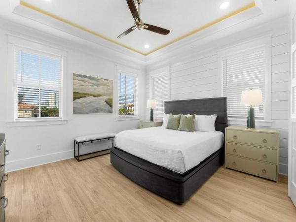 Luxurious Beach Home 6-Bedroom - Your Tropical Escape Awaits