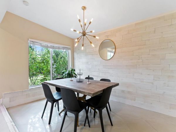 Hollywood Vacation Home Two Bedroom