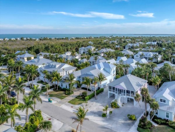 4 Bedroom Vacation Home in Boca Grande Close to Beach