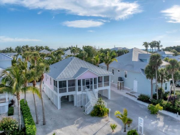 4 Bedroom Vacation Home in Boca Grande Close to Beach