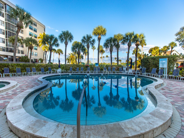 Ultimate Sanctuary on Siesta Key with 3 Bedrooms and Extra Den