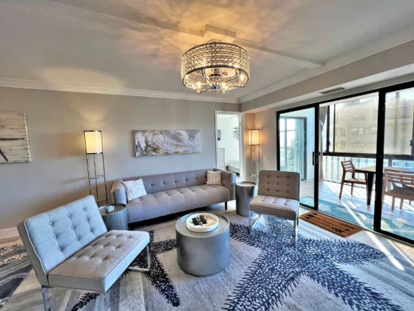 Ultimate Sanctuary on Siesta Key with 3 Bedrooms and Extra Den