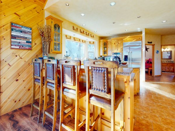 Big Bear Cozy Four Bedroom Vacation Rental Prime Location