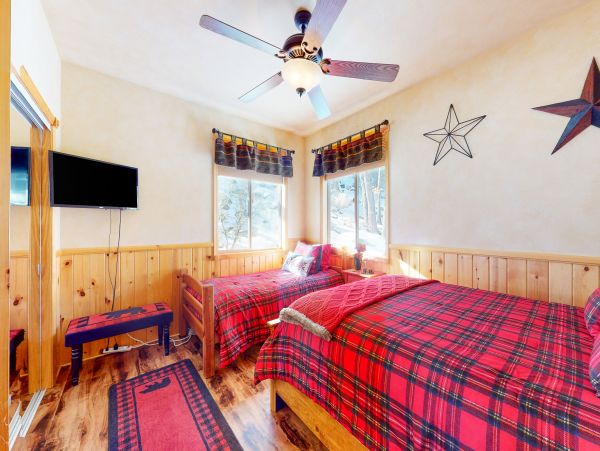 Big Bear Cozy Four Bedroom Vacation Rental Prime Location