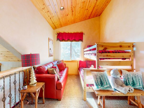 Big Bear Cozy Four Bedroom Vacation Rental Prime Location