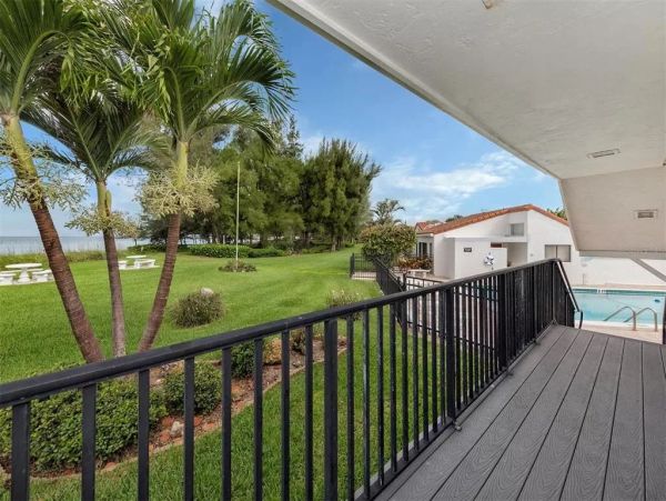 Charming Two Bedroom Vacation Home in Venice Close to Beach