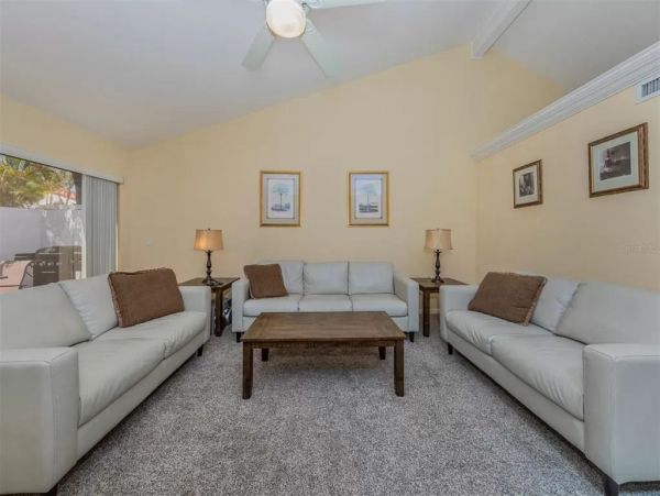 Charming Two Bedroom Vacation Home in Venice Close to Beach