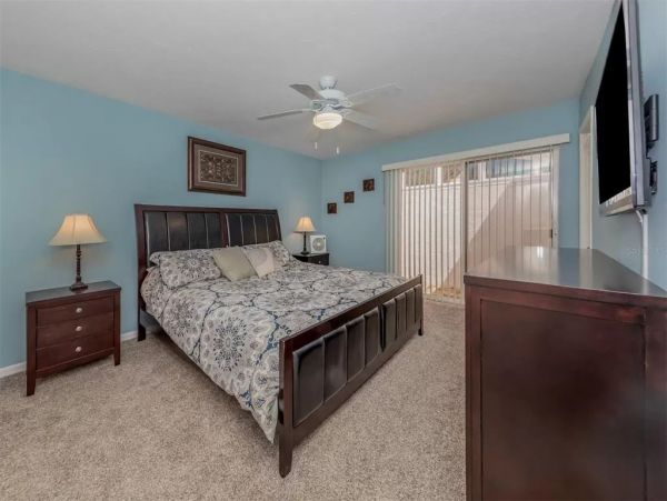 Charming Two Bedroom Vacation Home in Venice Close to Beach