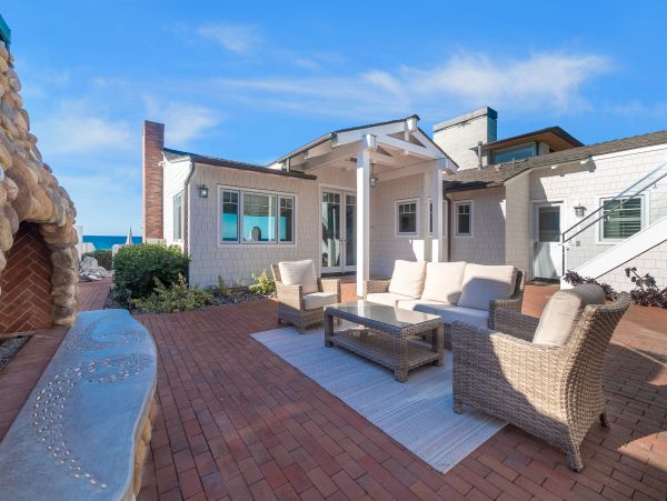 Oceanfront Luxury Vacation Home in La Jolla Sleeps 12