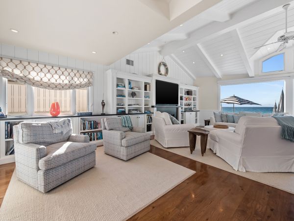 Oceanfront Luxury Vacation Home in La Jolla Sleeps 12