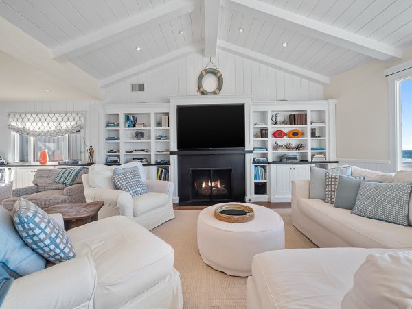 Oceanfront Luxury Vacation Home in La Jolla Sleeps 12