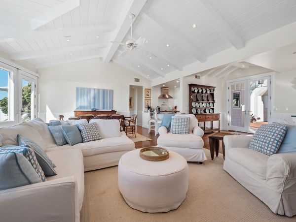 Oceanfront Luxury Vacation Home in La Jolla Sleeps 12