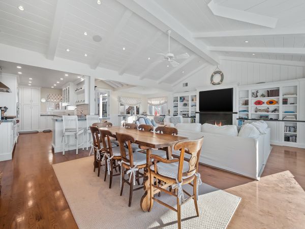 Oceanfront Luxury Vacation Home in La Jolla Sleeps 12