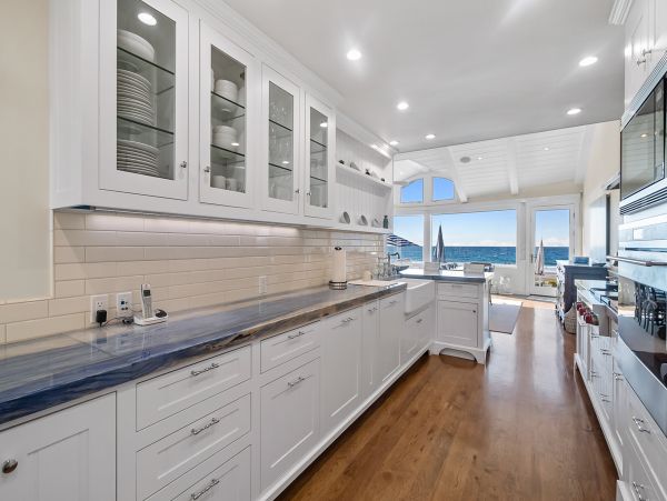 Oceanfront Luxury Vacation Home in La Jolla Sleeps 12