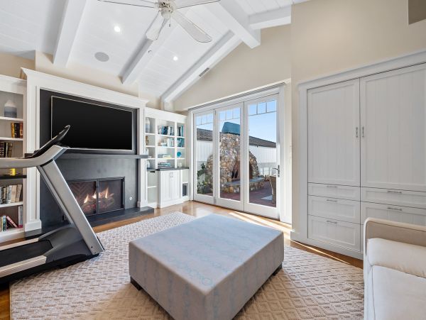 Oceanfront Luxury Vacation Home in La Jolla Sleeps 12