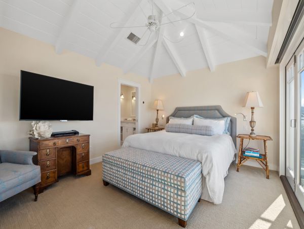 Oceanfront Luxury Vacation Home in La Jolla Sleeps 12