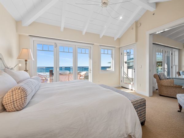 Oceanfront Luxury Vacation Home in La Jolla Sleeps 12