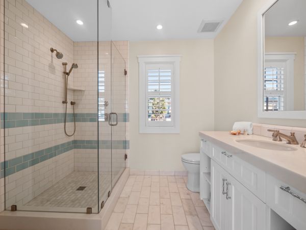 Oceanfront Luxury Vacation Home in La Jolla Sleeps 12