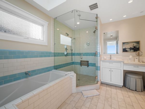 Oceanfront Luxury Vacation Home in La Jolla Sleeps 12