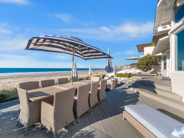 Oceanfront Luxury Vacation Home in La Jolla Sleeps 12