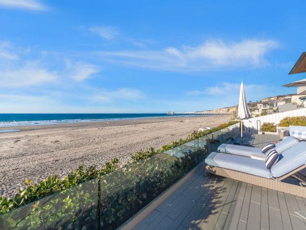 Oceanfront Luxury Vacation Home in La Jolla Sleeps 12