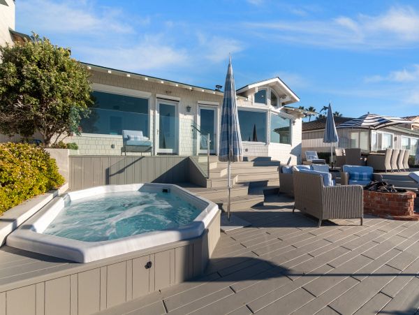 Oceanfront Luxury Vacation Home in La Jolla Sleeps 12