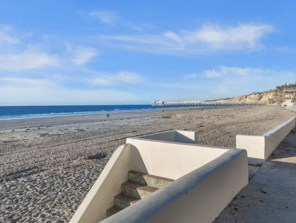 Oceanfront Luxury Vacation Home in La Jolla Sleeps 12