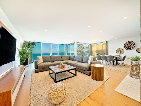 Gorgeous Oceanfront La Jolla Home with Casita & Hot Tub