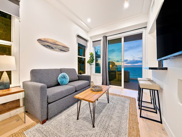Gorgeous Oceanfront La Jolla Home with Casita & Hot Tub