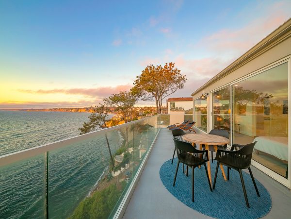 Gorgeous Oceanfront La Jolla Home with Casita & Hot Tub