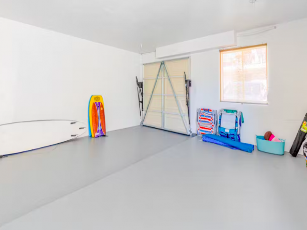 Three Bedroom Rental near the beach with large backyard and grill