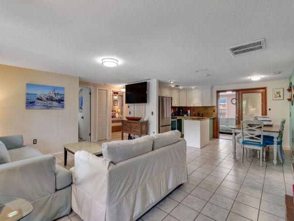 Anna Maria Island Holmes Beach Home 1042435