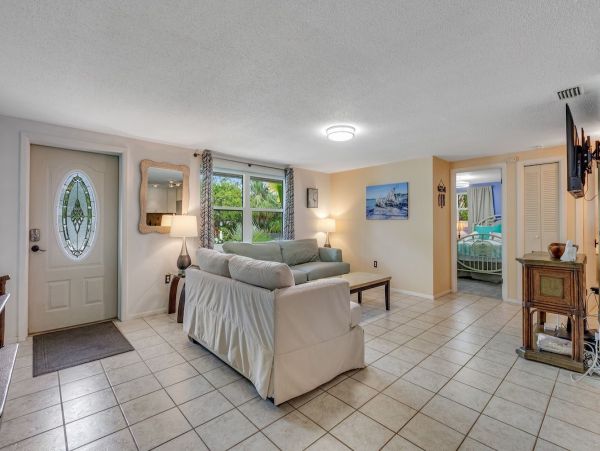 Anna Maria Island Holmes Beach Home 1042435