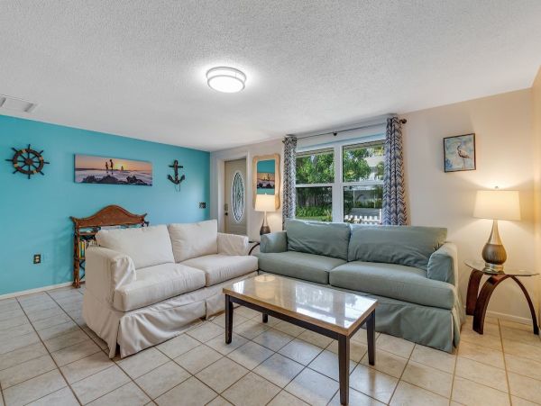 Anna Maria Island Holmes Beach Home 1042435