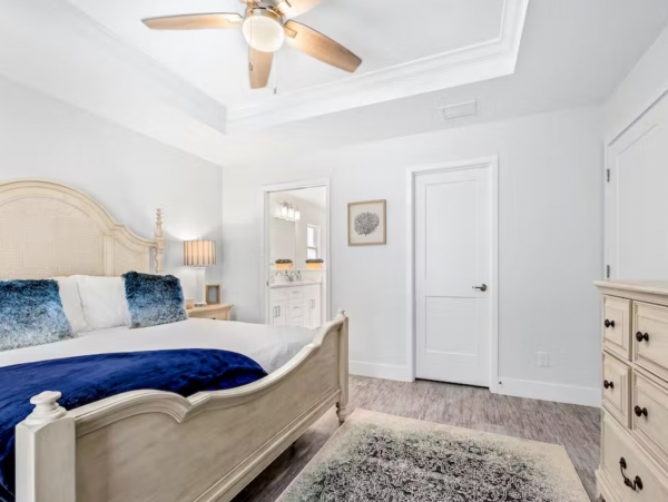 3 bedroom House with heated saltwater pool and game room