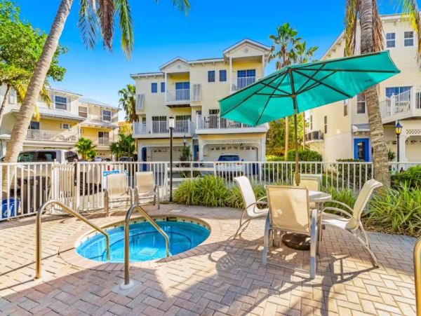 Beach Beauty Townhouse Just Steps from the Sandy Beach