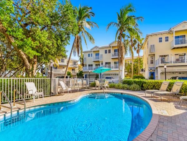 Beach Beauty Townhouse Just Steps from the Sandy Beach