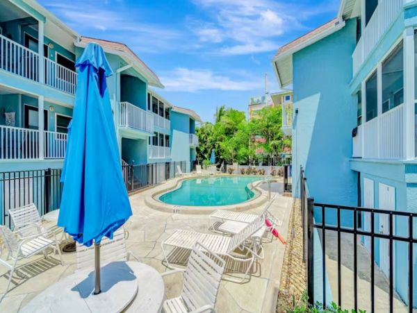 Bradenton Beach  Cozy One Bedroom Vacation Rental