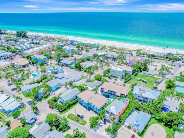 Bradenton Beach  Cozy One Bedroom Vacation Rental