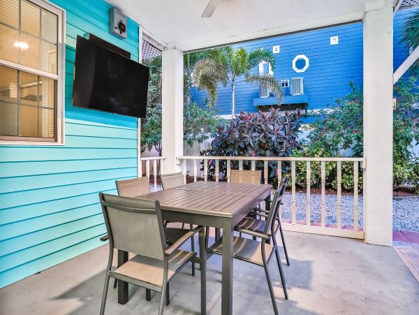 Lovely Two Bedroom Home with Private Pool Walk to Beach
