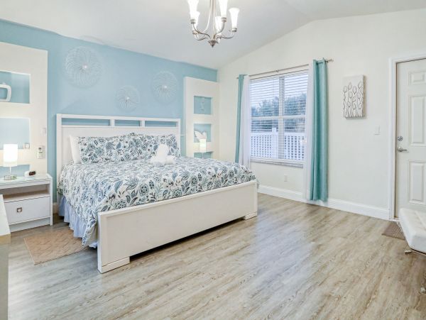 Lovely Two Bedroom Home with Private Pool Walk to Beach