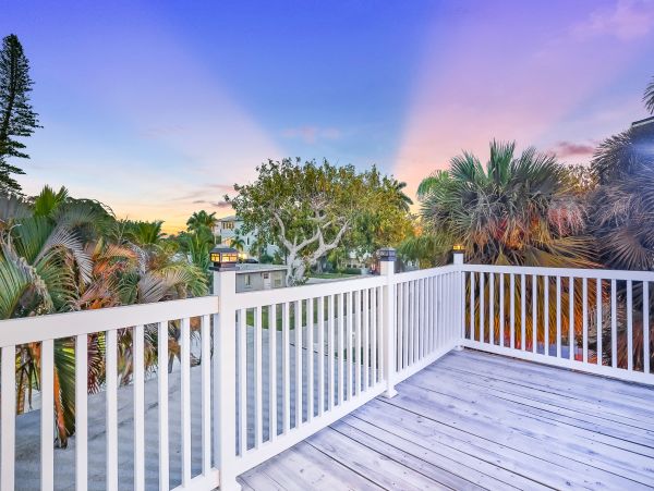 Lovely Two Bedroom Home with Private Pool Walk to Beach