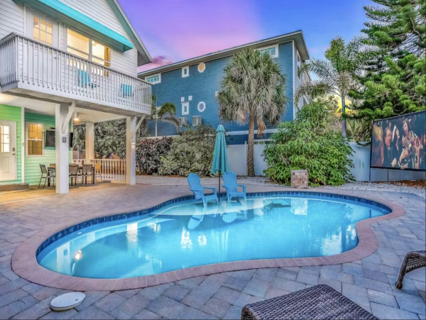 Lovely Two Bedroom Home with Private Pool Walk to Beach