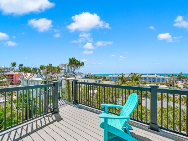 Lido Key Vacation Home Eight Bedroom Walk to Beach