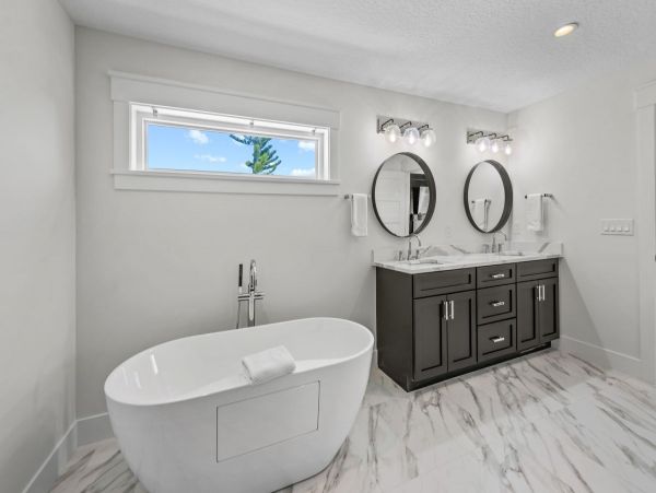 Lido Key Vacation Home Eight Bedroom Walk to Beach